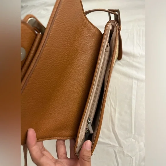 French connection shoulder bag - Picture 7 of 10